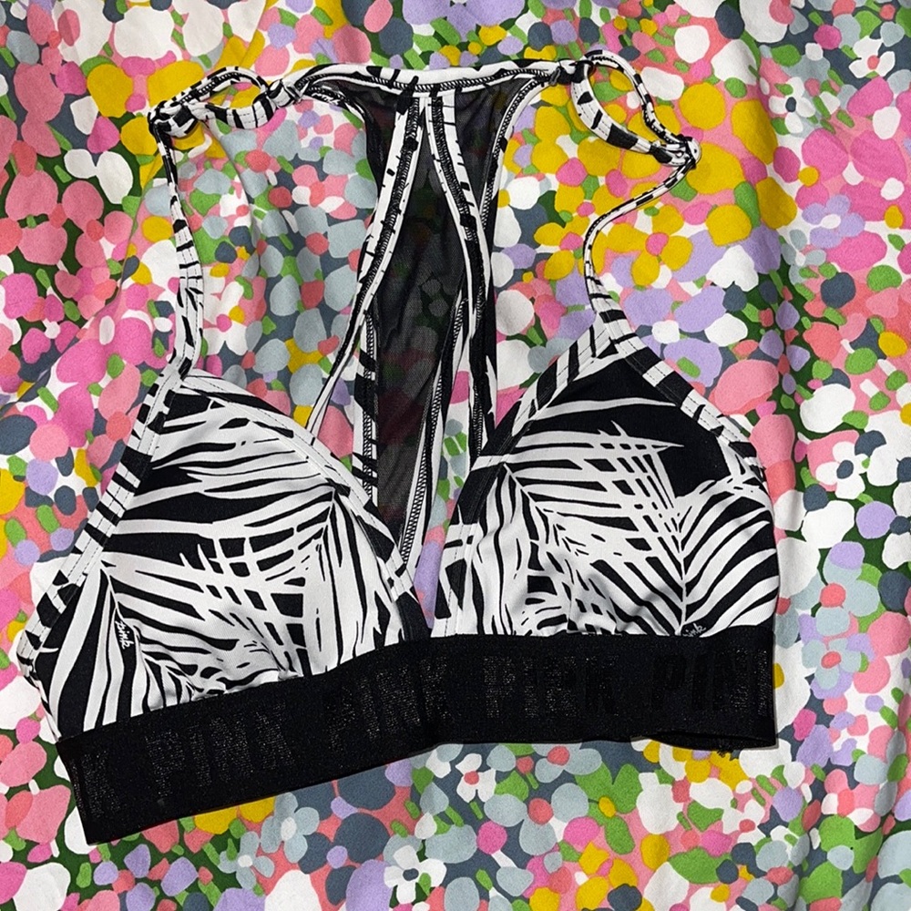 Very cute sports bra